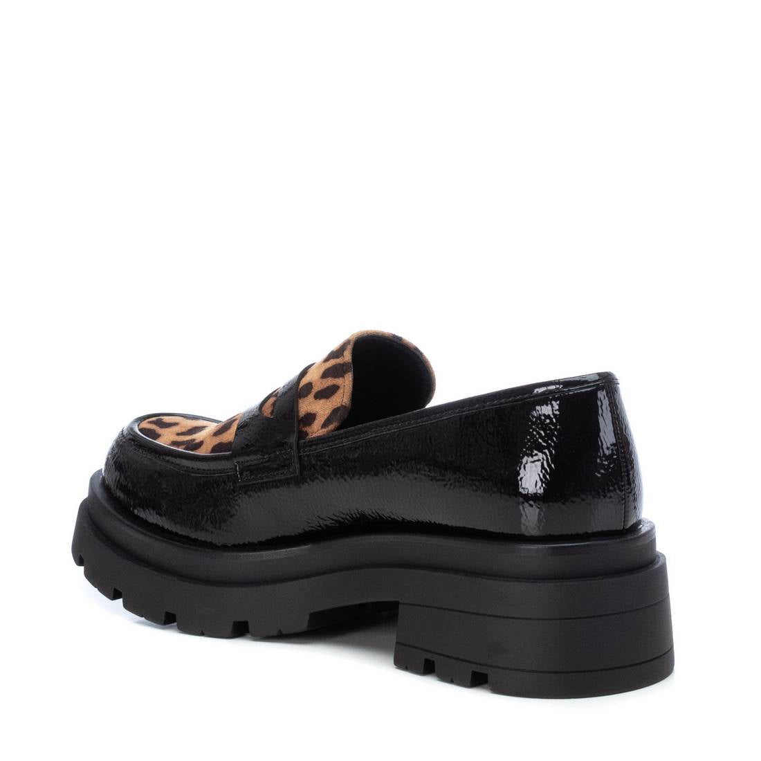 Sapato Pele Charol Mulher Preto Xti – Conforto inigualável e construção leve para uso diário e lazer elegante - 140215