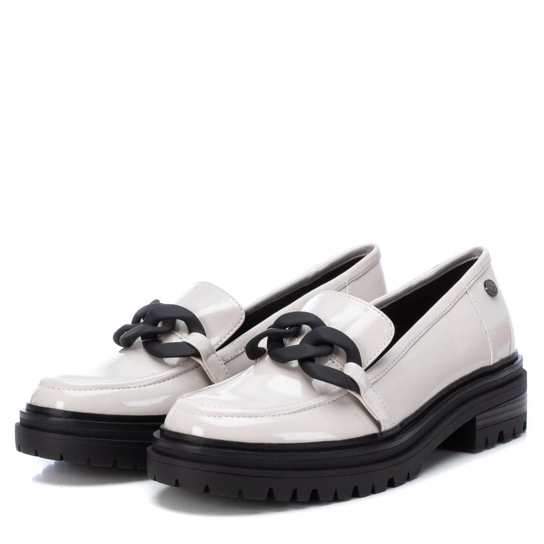 Sapato Pele Charol Mulher Branco Xti – Leves para uso diário com palmilha macia e ajuste ergonómico confortável - 140379