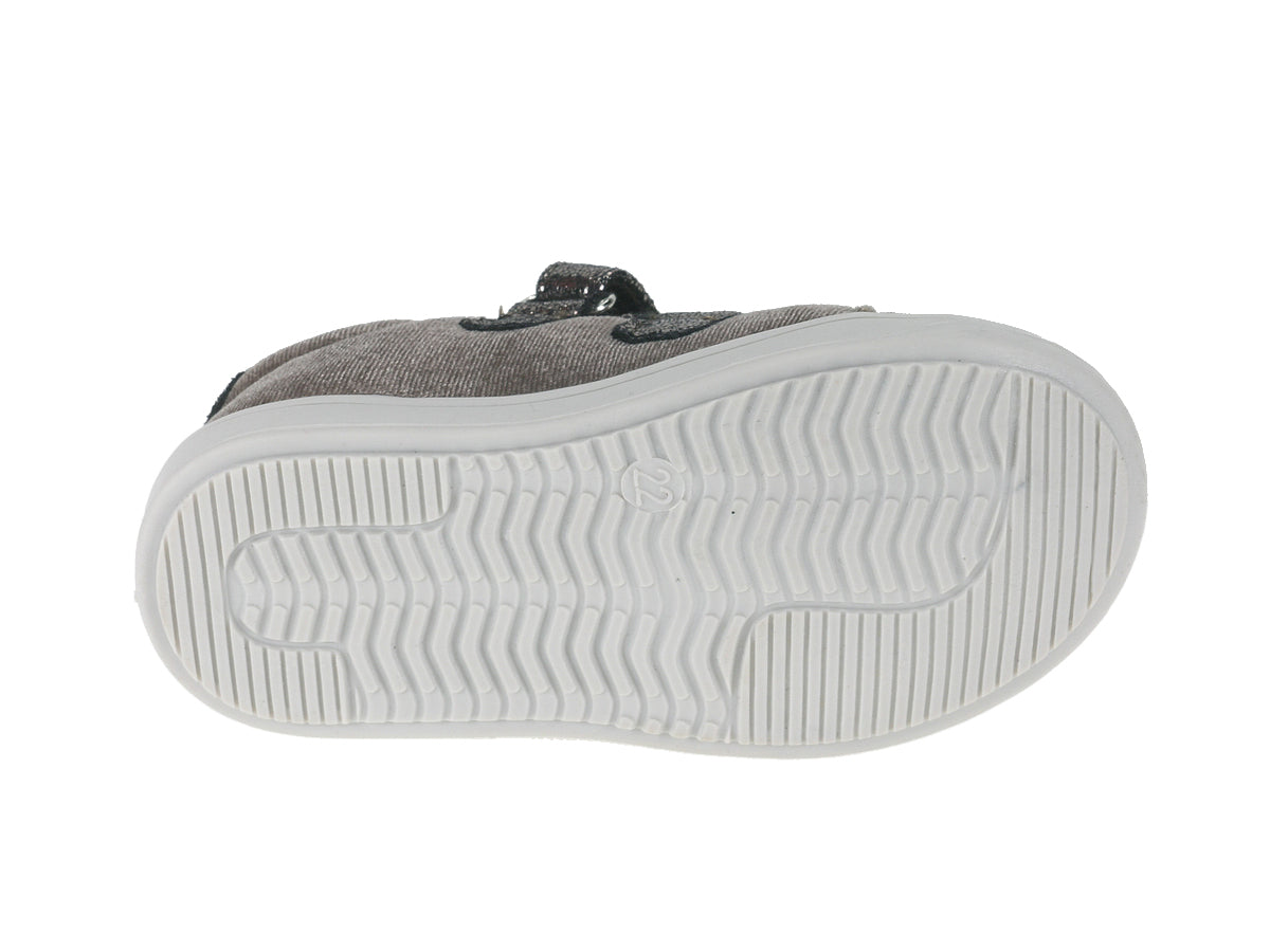 Sapatilha Infantil Castanho Beppi – Leves e flexíveis com fecho em velcro para conforto diário e brincadeiras seguras - 2166051