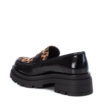 Sapato Pele Charol Mulher Preto Xti – Conforto inigualável e construção leve para uso diário e lazer elegante - 140215