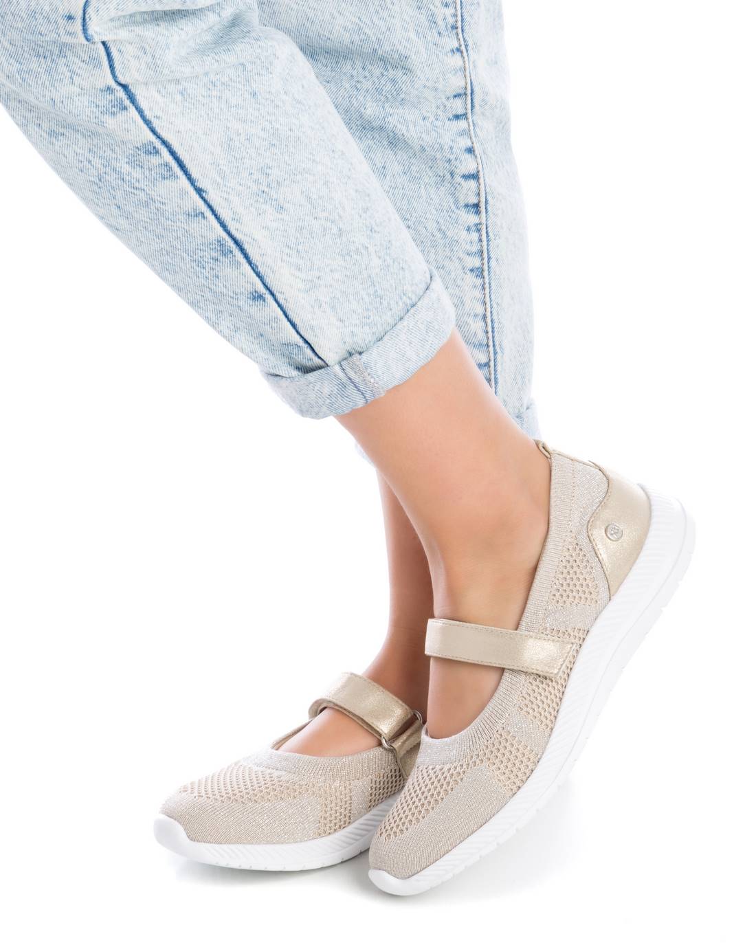Sabrina Casual Conforto Mulher Dourado Xti – Leveza e palmilha almofadada para conforto em eventos e trabalho diário - 14138202