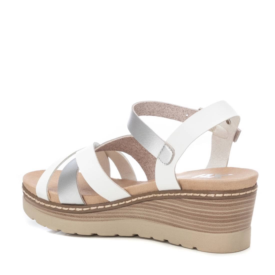 Sandália Casual Mulher Vegan Branca Xti – Leve para uso prolongado com sola antiderrapante ideal para passeios e jantares casuais - 14285301