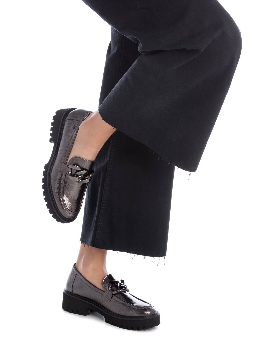 Sapato Pele Charol Mulher Preto Refresh – Palmilha acolchoada e sola antiderrapante para conforto no trabalho e saída casual - 14320502