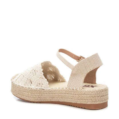 Sandália Casual Mulher Vegan Bege Xti – Design artesanal com pala delicada para conforto nos dias de verão - 14402202