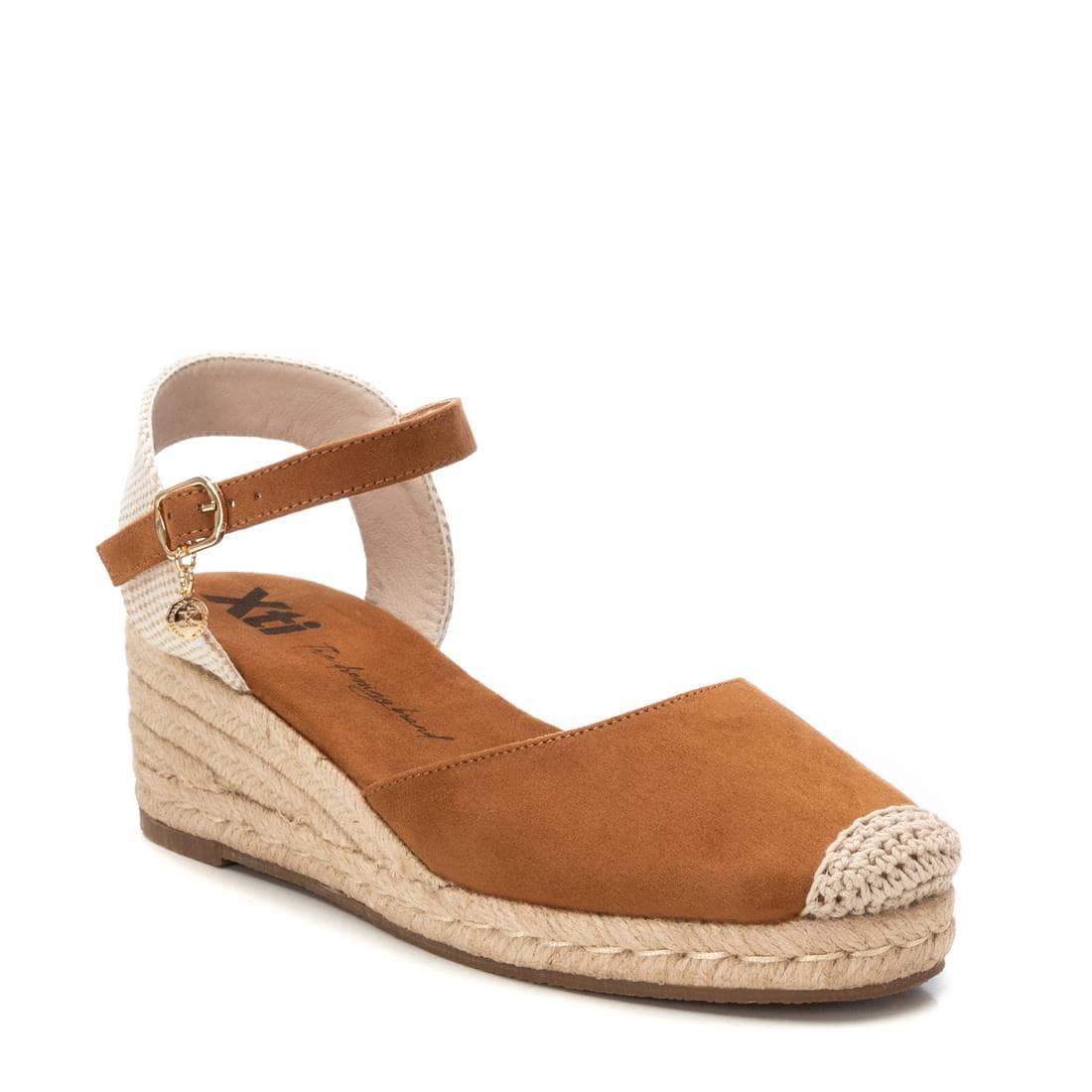 Sandália Casual Mulher Vegan Camel Xti – Elegância e conforto para o dia a dia, trabalho e momentos formais - 14410403
