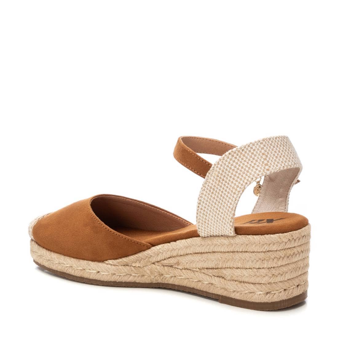 Sandália Casual Mulher Vegan Camel Xti – Elegância e conforto para o dia a dia, trabalho e momentos formais - 14410403