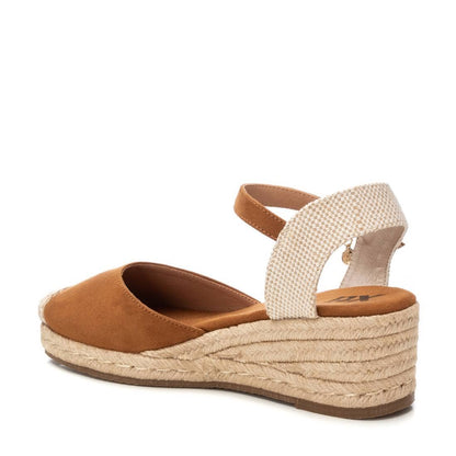 Sandália Casual Mulher Vegan Camel Xti – Elegância e conforto para o dia a dia, trabalho e momentos formais - 14410403