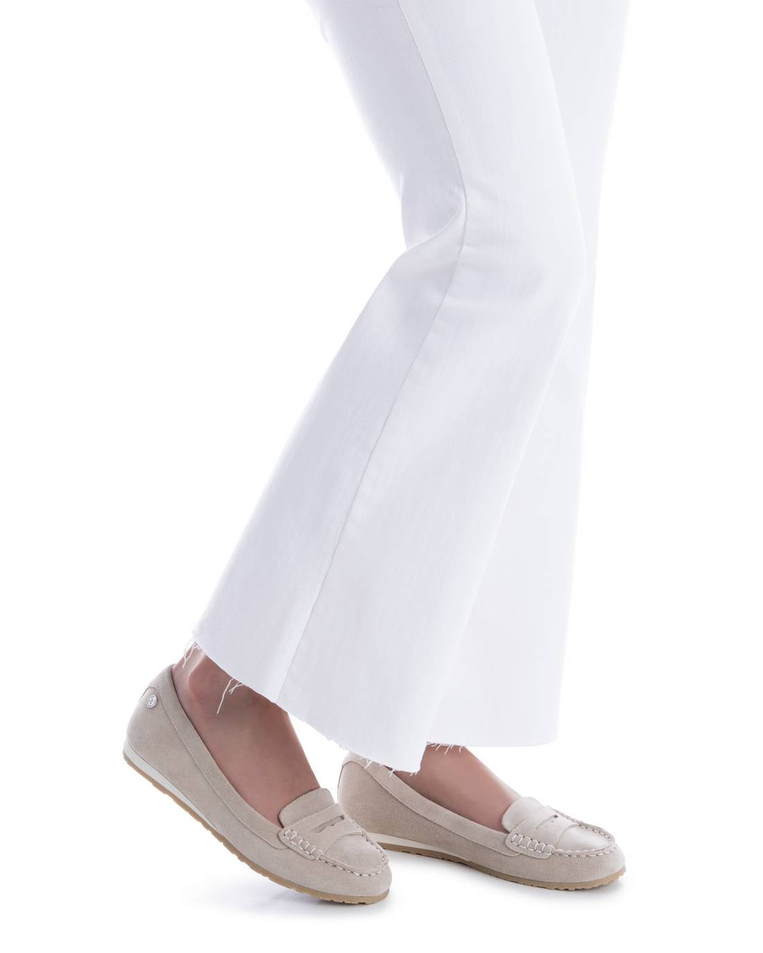 Sapato Pele Vegan Mulher Bege Xti – Conforto ao longo do dia com sola flexível e palminha acolchoada ideal para trabalho e passeio casual - 14518502