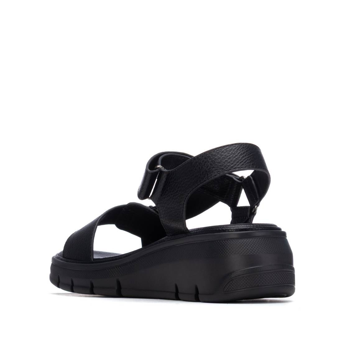 Sandália Casual Vegan Mulher Preta Xti – Leve para uso prolongado com sola antiderrapante ideal para passeio no parque - 14539804