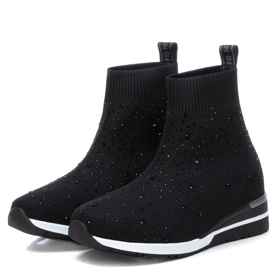 Bota Casual Juvenil Preto Xti – Leves e com ajuste confortável para uso diário e atividades ao ar livre - 150100