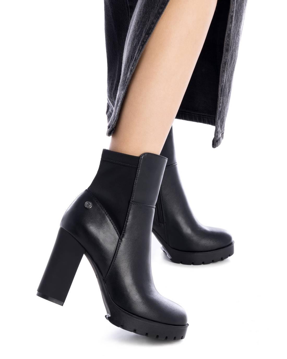 Bota Mulher Preto Refresh – Leves e confortáveis para passeios casuais, trabalho e eventos formais - 17238201