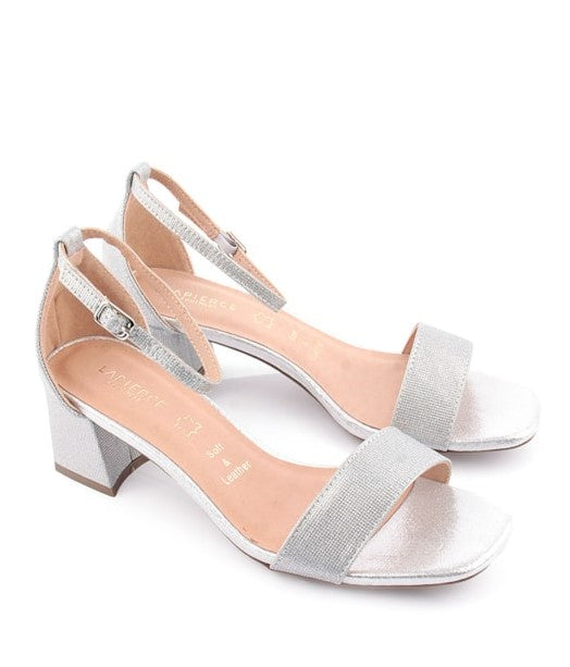 Sandália Casual Mulher Prateado Beshoes – Palmilha macia e alças ajustáveis para conforto em eventos formais - 151mr18