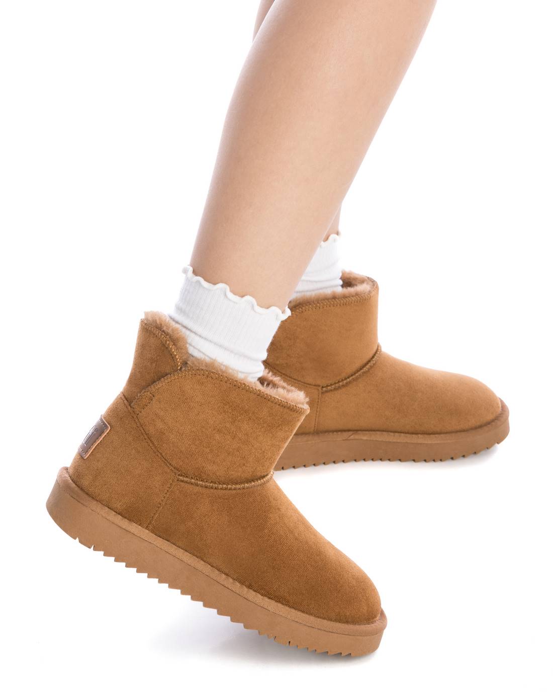 Bota Casual Mulher Camel Xti – Leves e confortáveis para longas caminhadas e momentos relaxantes com amigos - 44436
