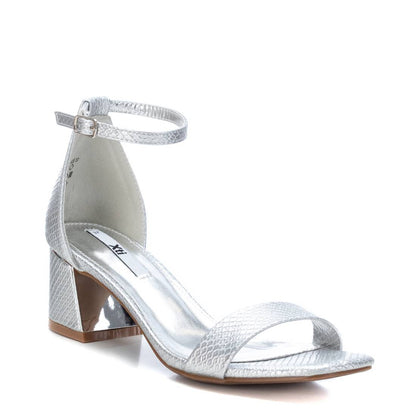 Sandália Casual Mulher Prateado Xti – Leves para uso prolongado com ajuste confortável em qualquer saída casual - 14527p