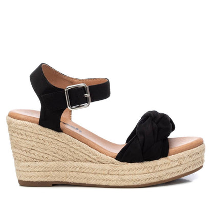 Sandália Casual Com Cunha Mulher Preto Refresh – Leveza e sola macia para conforto em passeios e jantares descontraídos - 79795p